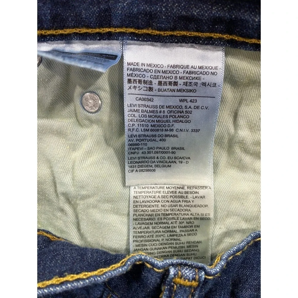 Levis please be